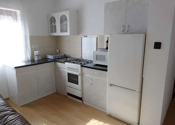 Semesterbostad In 18431 Balatonfenyves