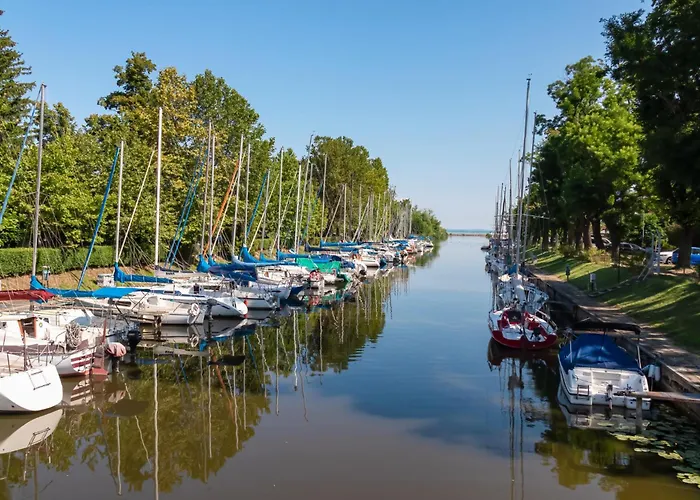 Semesterbostad In 18431 Balatonfenyves